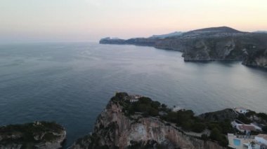 Cala Ambolo, Xabia, Alicante, İspanya 'da hava kararıyor.