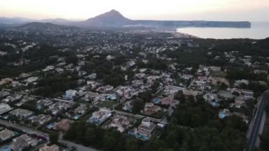 Cala Ambolo, Xabia, Alicante, İspanya 'da hava kararıyor.