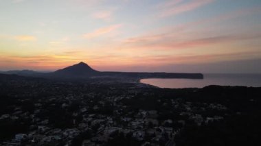 Cala Ambolo, Xabia, Alicante, İspanya 'da hava kararıyor.