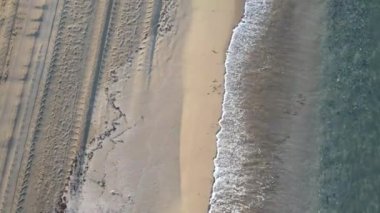 Gün plajda başlıyor. Playa del Arenal, Javea, Marina Alta 'nın Alicante, İspanya' dan Hava Görüntüleri