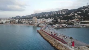 Bugün Javea Limanı 'nda berbat bir gün. Javea 'nın limanından, Marina Alta, Costa Blanca, İspanya