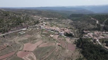 Fuentes de Rubielos, Teruel, Aragn, İspanya 'dan hava görüntüleri.