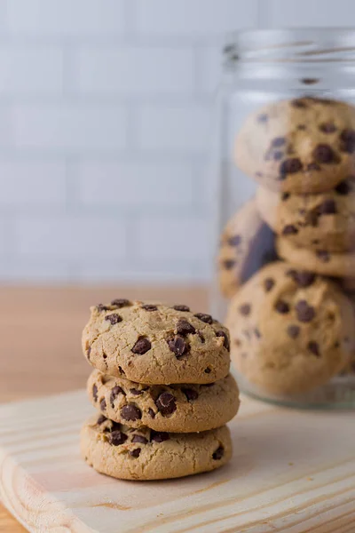 Some Cookies Counter Kitchen Closeup Picture Some Chocolate Cookies — Stock Photo, Image