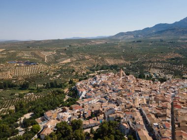 Quesada, Jaen, Endülüs 'ten hava görüntüleri. Quesada 'da güneşli bir gün.. 