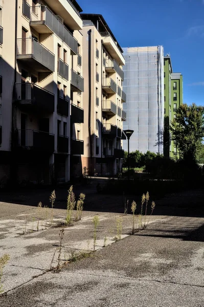 Abandoned Residential Buildings Countryside Clear Day — Stock Photo, Image