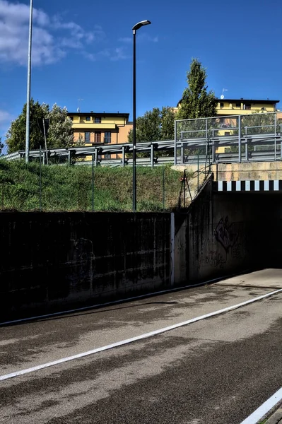 Passage Souterrain Vide Une Route Dans Campagne Italienne Par Temps — Photo