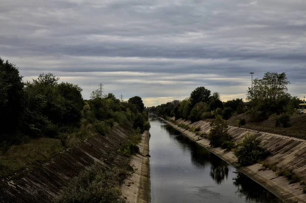 Canal Diversionário Campo Dia Nublado Outono — Fotografia de Stock