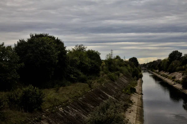 Canal Diversionário Campo Dia Nublado Outono — Fotografia de Stock