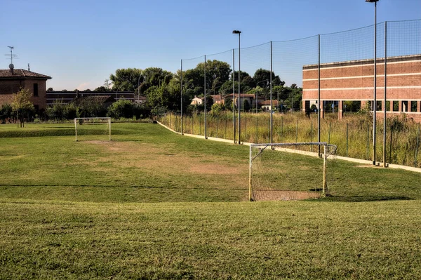Campo Fútbol Pequeño Parque Una Zona Residencial —  Fotos de Stock