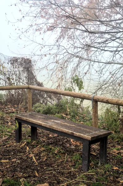 Bench Top Enbankment Foggy Day Italian Countryside — Stock Photo, Image