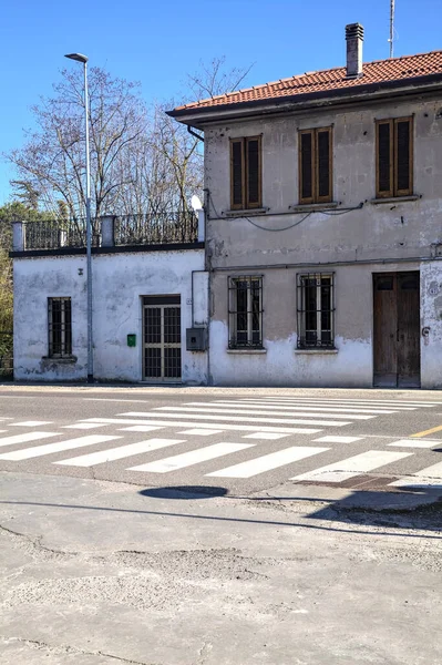 Haus Einer Landstraße Einem Klaren Tag — Stockfoto