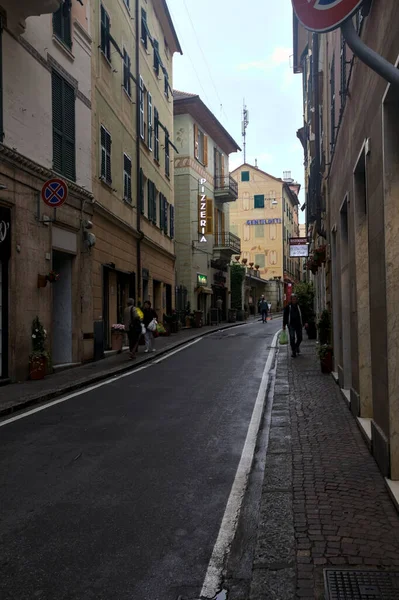 Estrada Ladeiras Com Edifícios Altos Lojas Genova Nervi Durante Uma — Fotografia de Stock