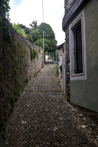 Very Narrow Cobbled Alley Italian Town — Stock Photo, Image