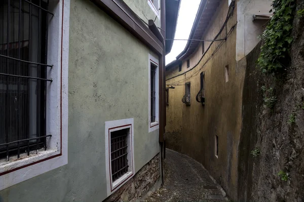 Very Narrow Cobbled Alley Italian Town — 스톡 사진