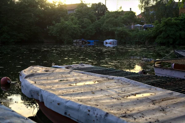 Barcos Uma Entrada Pôr Sol — Fotografia de Stock