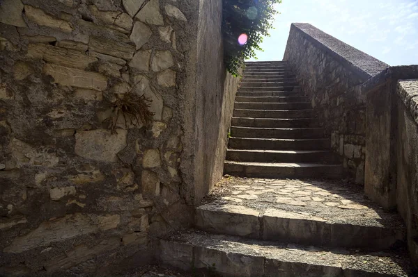 Staircase Balustrade Next Stone Wall Counter Lit Sun — Stockfoto