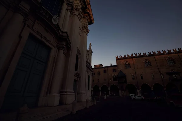 Fasad San Pietro Basilikan Skymningen — Stockfoto