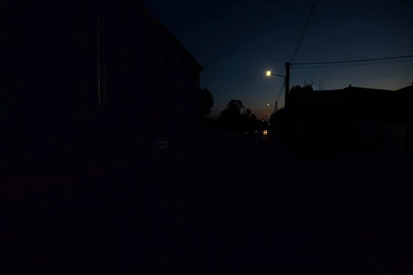 Calle Pueblo Italiano Con Farolas Atardecer —  Fotos de Stock