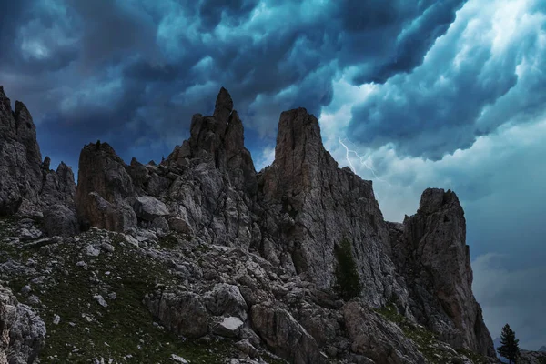 Cime Rocciose Durante Temporale Nel Gruppo Dolomitico Del Catinaccio Trentino — Foto Stock