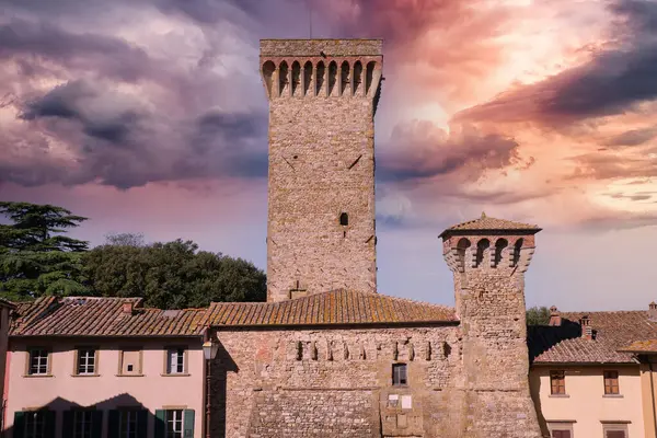 Castelo Medieval Cidade Toscana Lucignano Pôr Sol — Fotografia de Stock