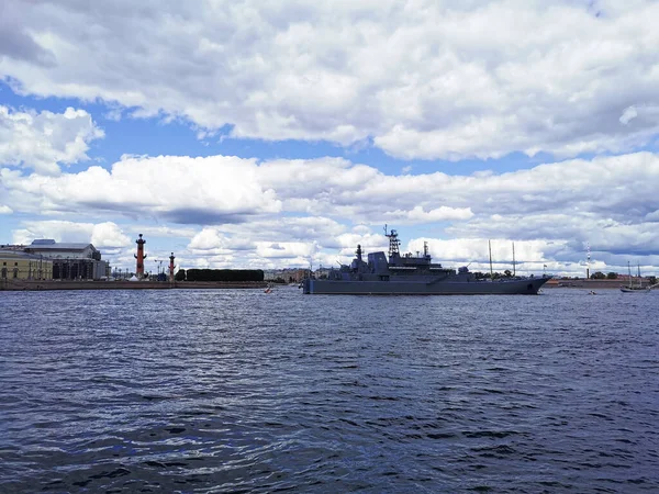 Duży Okręt Desantowy Olenegorsky Miner Rejonie Wodnym Nevy Dzień Marynarki — Zdjęcie stockowe