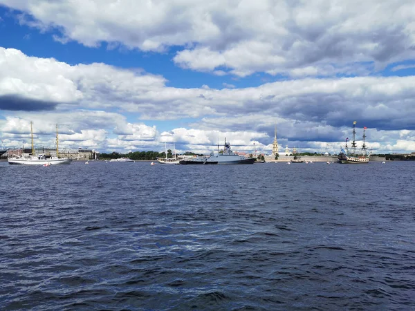 Küçük Roket Gemisi Grad Sviyazhsk Yelkenli Firkateyni Poltava Petersburg Donanma — Stok fotoğraf