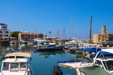 KYRENYA. CYPRUS.Yachts ve Kyrenia Limanı 'ndaki tekneler. Kyrenia Şehri. Kıbrıs.