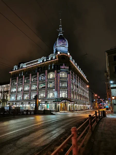 Puente Rojo Casa Comercio Puente Rojo Con Una Hermosa Cúpula — Foto de Stock