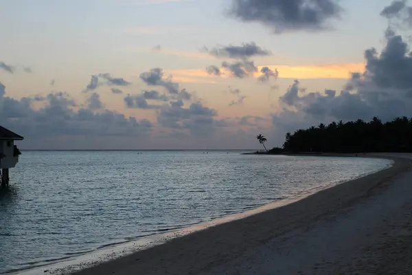 Piękny Zachód Słońca Malediwach Sun Island Resort Spa Biały Piasek — Zdjęcie stockowe