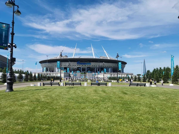 Trávník Lavice Před Stadionem Gazprom Arena Petrohradě Dopoledních Hodinách Zápasu — Stock fotografie