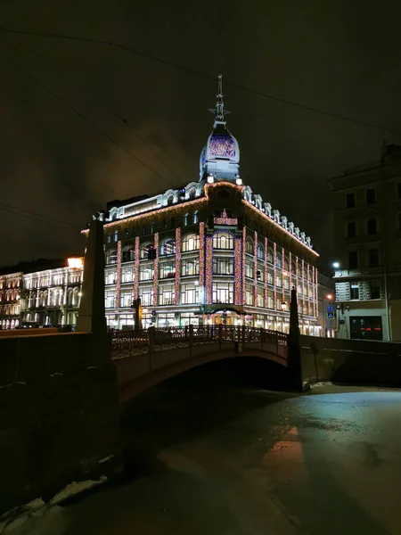 Červený Most Obchodní Dům Červeného Mostu Krásnou Kopulí Nábřeží Moika — Stock fotografie