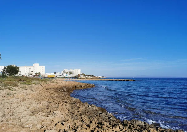 Protarák Famagusta Terület Ciprus Szilárd Lávából Készült Kőpart Távolban Egy — Stock Fotó