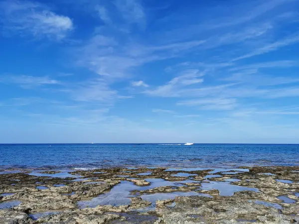 Protaras Zona Famagusta Chipre Larga Lava Endurecida Orilla Del Mar — Foto de Stock