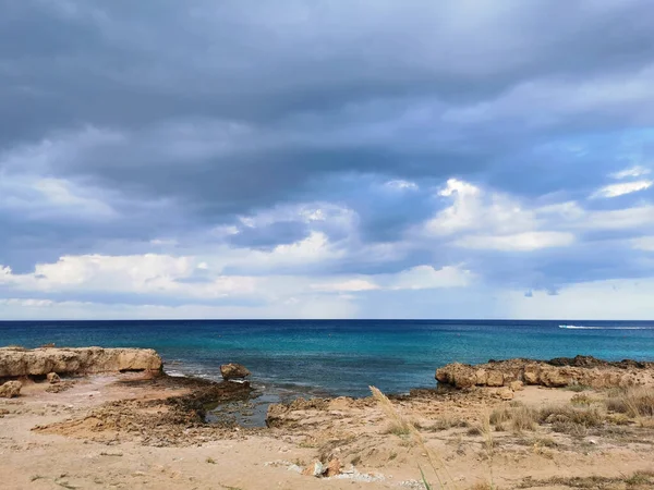 Protaras Zona Famagusta Chipre Costa Arenosa Mar Mediterrâneo Transformando Pedras — Fotografia de Stock