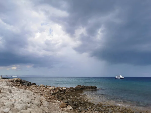 Protaras Zona Famagusta Chipre Costa Piedra Del Mar Mediterráneo Barco — Foto de Stock