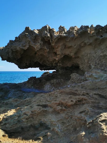 Protaras Zona Famagusta Chipre Una Piedra Una Roca Trozo Colgante — Foto de Stock