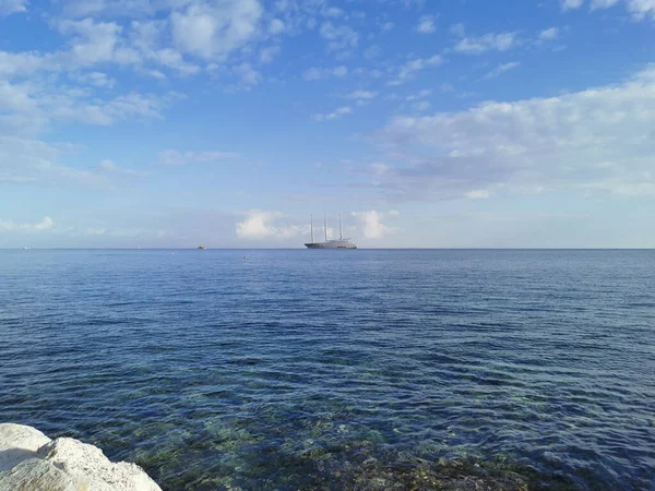 Protaras Famagusta Bölgesi Kıbrıs Dünyanın Büyük Yelkenli Yatı Akdeniz Kıyısında — Stok fotoğraf