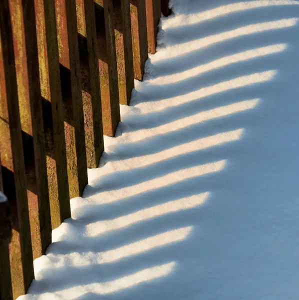 Abstrakt Staket Och Skuggor Vintertid — Stockfoto