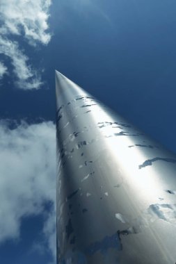 Spire 'ın perspektifi, Dublin' in ünlü simgesi, Yazın İrlanda