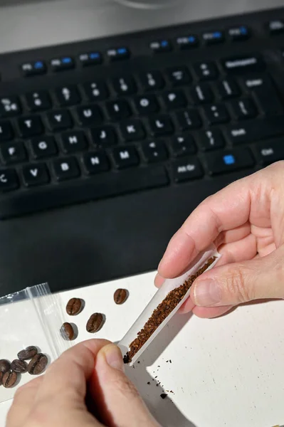 Abstract Addiction Making Homemade Cigarette Using Grinded Coffee Paper — Stock Photo, Image