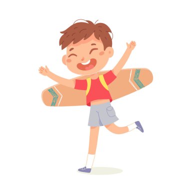 Karton uçakla oynayan çocuk, el sanatları kanatlarıyla uçan sevimli çocuk, uçak yolculuğu...