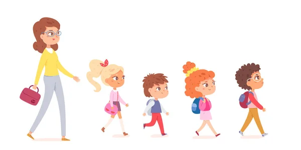 Insegnante e bambini camminano in fila insieme all'aperto, scuola sicura o passeggiata all'asilo — Vettoriale Stock