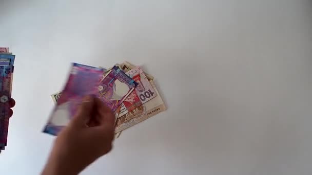 Паперові Банкноти Гроші Різних Країн Світу Валюта Різних Країн Людина — стокове відео