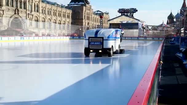 Moskva Ryssland Röda Torget 2022 Isskördare Hälla Iskrossare Eller Zamboni — Stockvideo