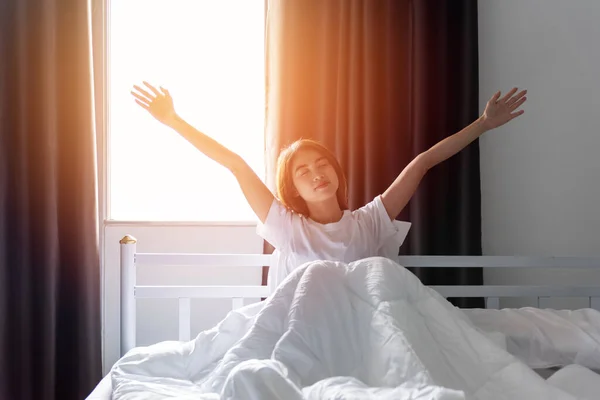 Woman Stretching Her Arms Bed Waking — Φωτογραφία Αρχείου