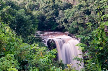 Caxias do sul, rio grande do sul 'deki Rio belo' nun çağlayan manzarası