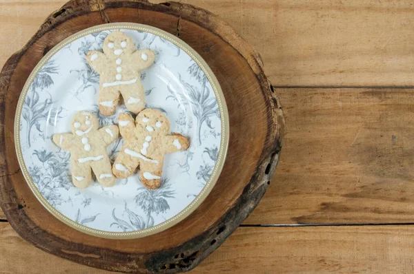 Biscuits Noël Dans Une Assiette Sur Table — Photo