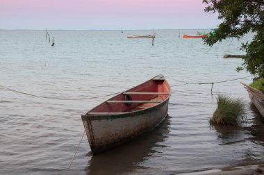 Rio Grande, Brezilya 'da yalnız bir tekne. 