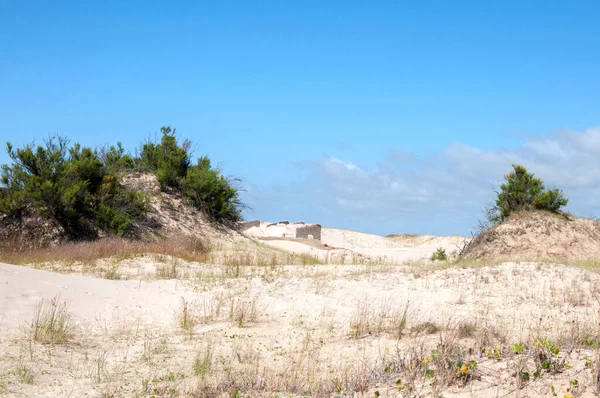  Praia 'da kumdaki harabeler do cassino, Brezilya 