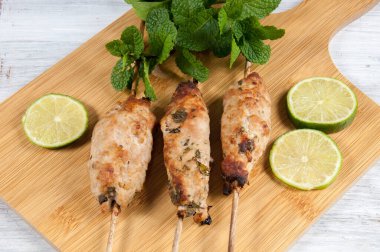 Limon ve nane şekerli leziz domuz kafta.